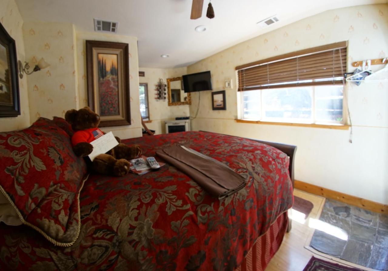 Fleur De Lac Europeran Inn Lake Arrowhead Exterior photo