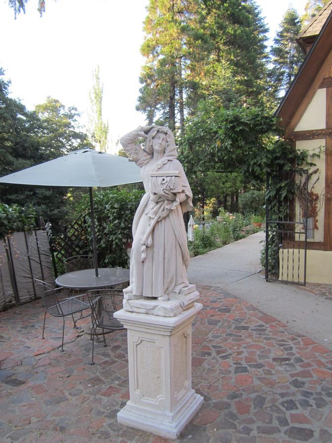 Fleur De Lac Europeran Inn Lake Arrowhead Exterior photo